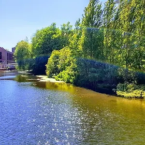 Cocoa River - Two Bed, Two Bath With Allocated Parking Apartment York