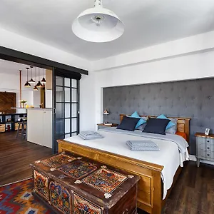 Bohemian Old Town Boutique Apartment Bucharest